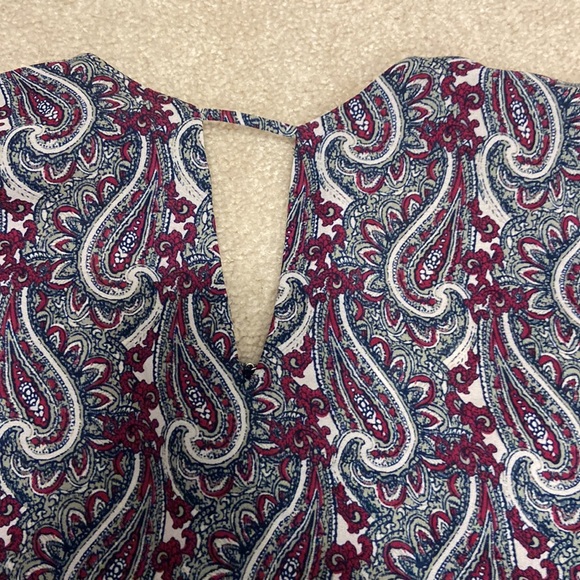 Patterned top - Picture 2 of 3